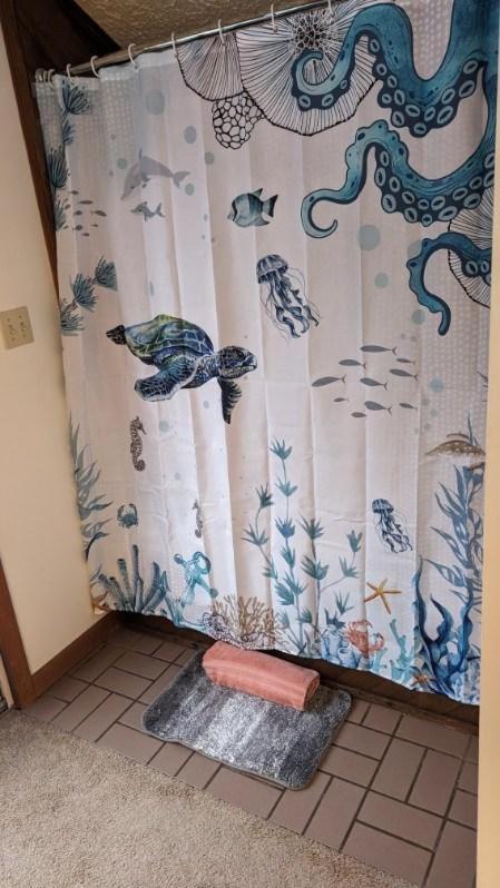 Ambiance - King Bed Cabin, Jetted-tub & Fireplace * Tobyhanna